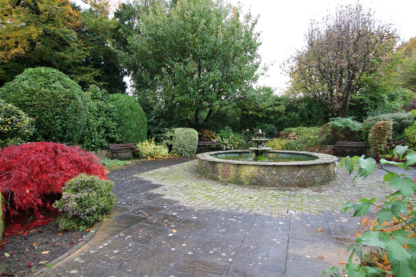 Causeway, Horsham